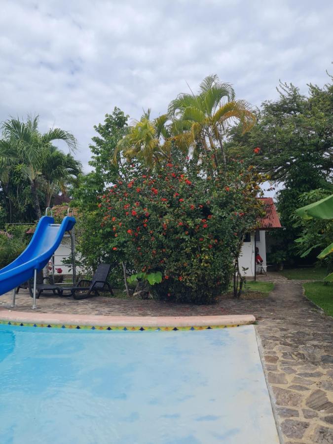 Villa Sonrisa Casa De Huespedes 拉斯特拉纳斯 外观 照片